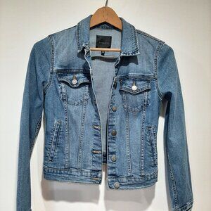 Denim minimalist cabincore classic medium wash cropped jacket xs